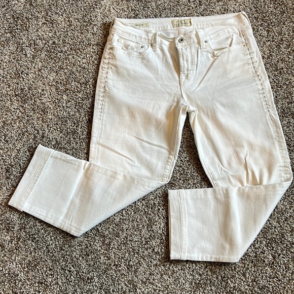 LUCKY BRAND CAPRI WHITE PANTS. size 29 - Picture 1 of 7